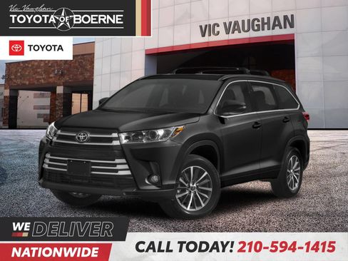 Used 2017 Toyota Highlander XLE AWD/4WD image 1