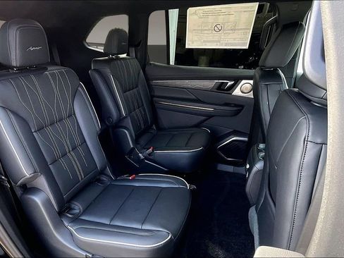 New 2026 Buick Enclave Avenir w/ Super Cruise Package image 9