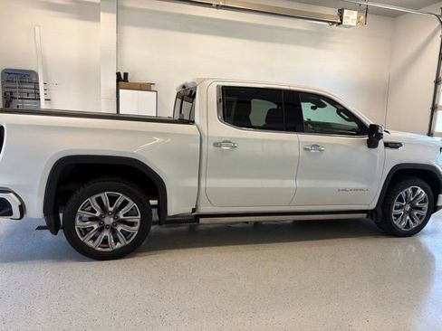 Used 2023 GMC Sierra 1500 Denali w/ Denali Reserve Package AWD/4WD image 11