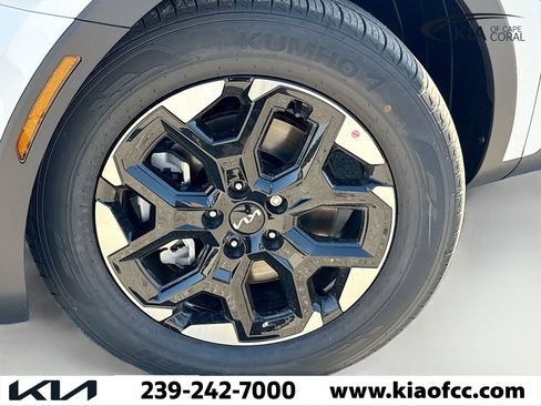 New 2026 Kia Sorento S FWD image 40