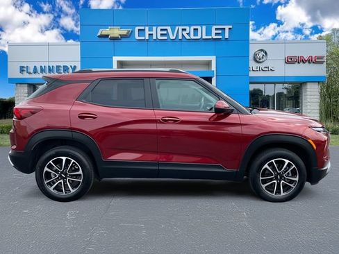 Used 2025 Chevrolet TrailBlazer LT AWD/4WD image 6