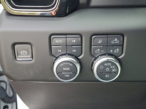 Used 2024 GMC Sierra 1500 AT4X w/ AT4X AEV Edition AWD/4WD image 25