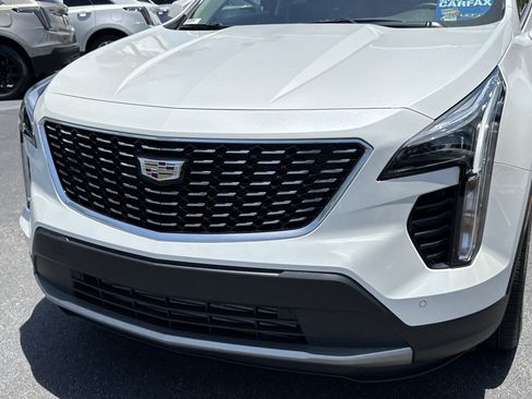 Certified 2023 Cadillac XT4 Premium Luxury w/ Cold Weather Package FWD image 9