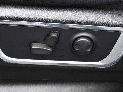 Used 2022 RAM 1500 Laramie w/ Sport Appearance Package image 10