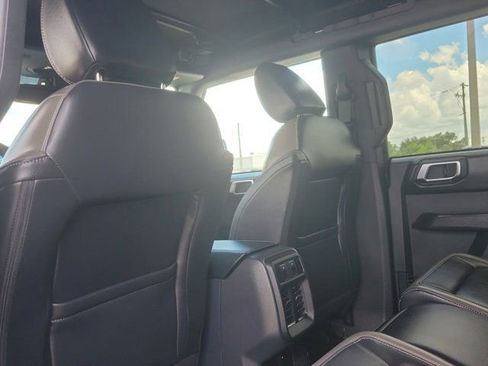 Certified 2025 Ford Bronco Outer Banks w/ Sasquatch Package AWD/4WD image 16
