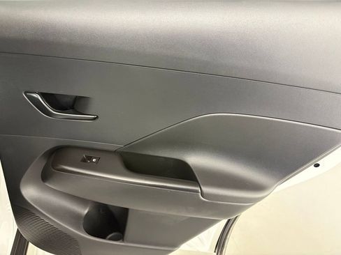 Used 2025 Hyundai Kona SEL FWD image 44