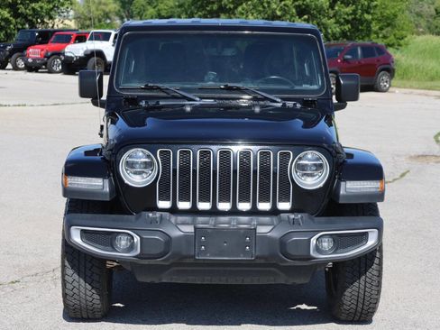 Used 2018 Jeep Wrangler Unlimited Sahara image 5
