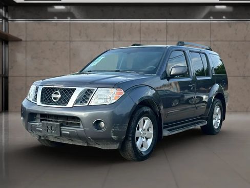 Used 2011 Nissan Pathfinder SV RWD image 3