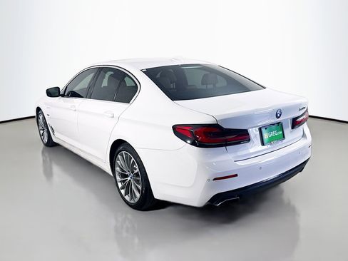 Used 2023 BMW 530e w/ Premium Package image 7