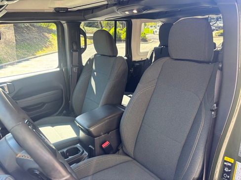 Used 2024 Jeep Wrangler Unlimited AWD/4WD image 12