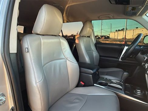 Used 2022 Toyota 4Runner SR5 image 33