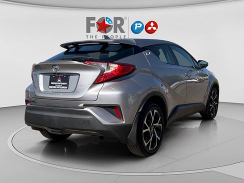 Used 2018 Toyota C-HR XLE FWD image 5
