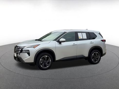 Used 2025 Nissan Rogue SV FWD image 8