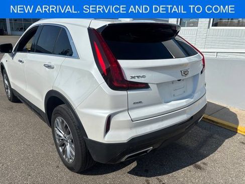 Used 2024 Cadillac XT4 Premium Luxury w/ Cold Weather Package AWD/4WD image 10
