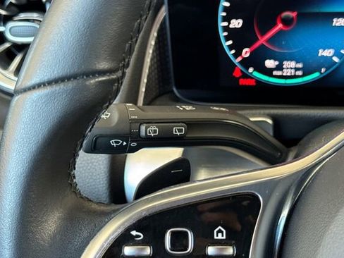 Used 2023 Mercedes-Benz EQB 300 4MATIC image 32