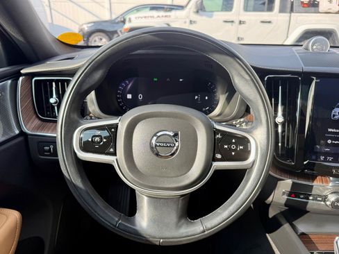 Used 2022 Volvo XC60 B5 Inscription w/ Climate Package AWD/4WD image 30