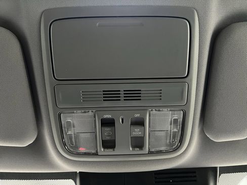 Used 2017 Honda CR-V EX image 10