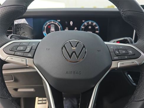 New 2026 Volkswagen Tiguan SE R-Line image 21