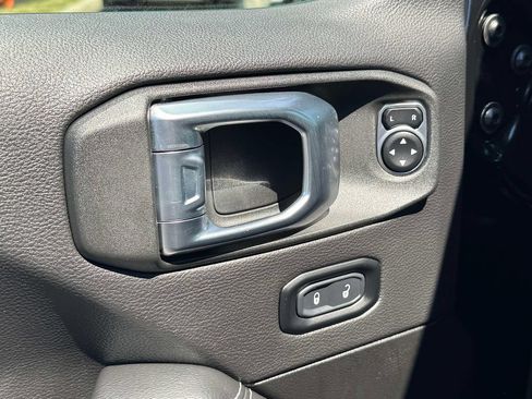 Used 2023 Jeep Wrangler Unlimited Sahara w/ Cold Weather Group AWD/4WD image 16