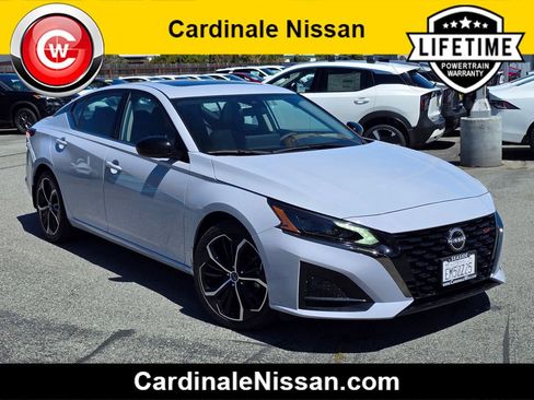Used 2025 Nissan Altima 2.5 SR w/ SR Premium Package image 1