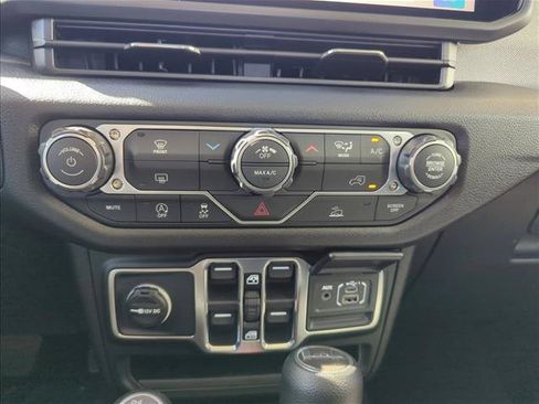 New 2026 Jeep Gladiator Sport AWD/4WD image 14