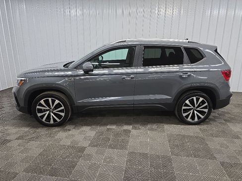 Used 2022 Volkswagen Taos SE AWD/4WD image 5