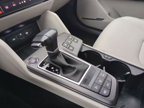 Used 2026 Kia Sportage SX image 33