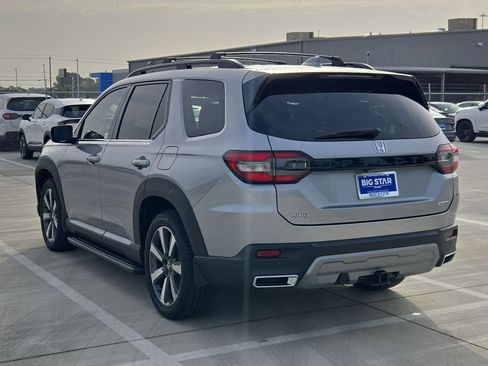 Certified 2025 Honda Pilot Touring image 6
