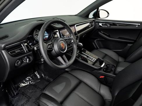 Certified 2026 Porsche Macan S AWD/4WD image 4
