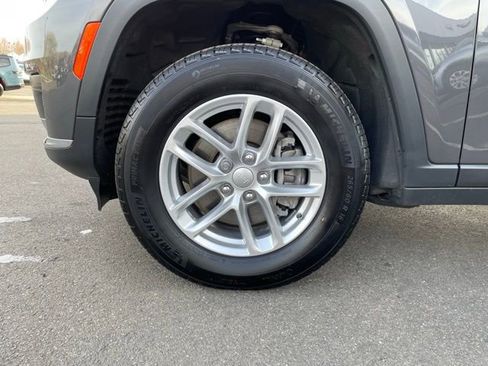 Used 2025 Jeep Grand Cherokee L Laredo AWD/4WD image 33