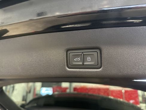 Used 2025 Audi Q5 2.0T Premium w/ Convenience Package image 54