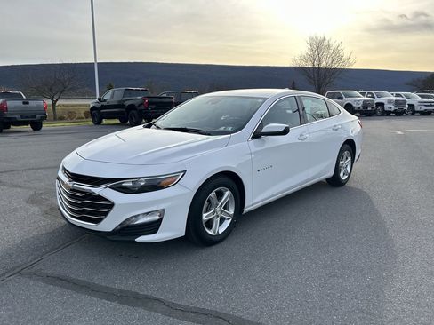 Used 2024 Chevrolet Malibu LT image 3