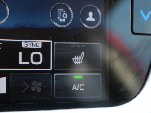 Used 2024 Subaru Outback Limited AWD/4WD image 32