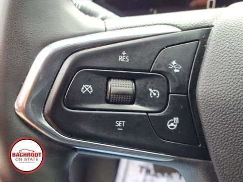 Used 2025 Chevrolet Trax LT w/ LT Convenience Package FWD image 19