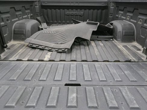 Used 2022 GMC Sierra 1500 AT4 w/ AT4 Premium Package image 12