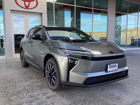 Used 2026 Toyota bZ XLE image 2