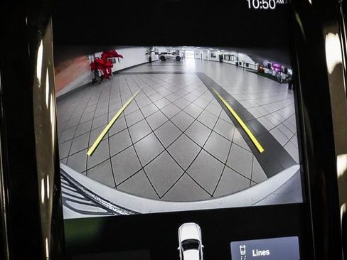 Used 2019 Volvo XC60 T8 Momentum image 14