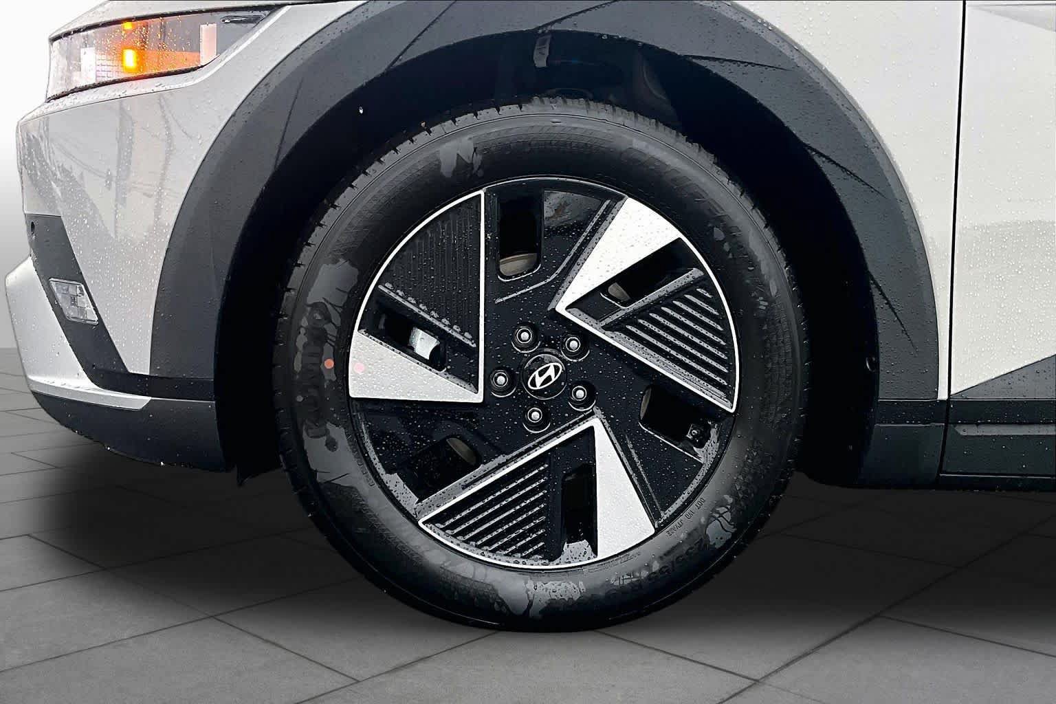 New 2027 Hyundai Ioniq 5 SE AWD/4WD image 9