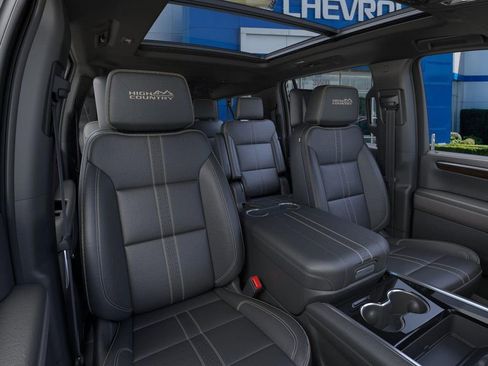 New 2026 Chevrolet Suburban High Country AWD/4WD image 16