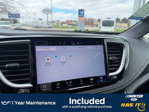 Used 2022 Chrysler Pacifica Touring FWD image 8