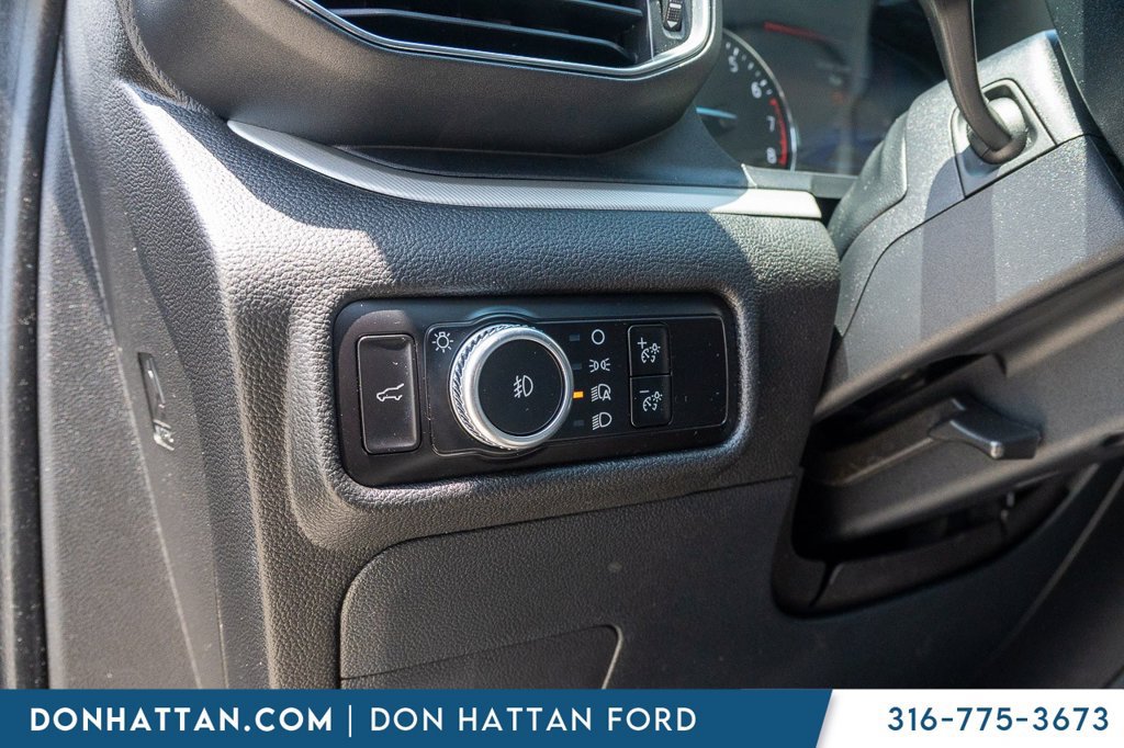 Used 2023 Ford Explorer XLT w/ Equipment Group 202A AWD/4WD image 16
