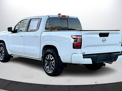 Used 2024 Nissan Frontier SL w/ Technology Package image 6