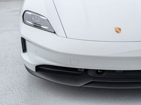 New 2025 Porsche Taycan image 12