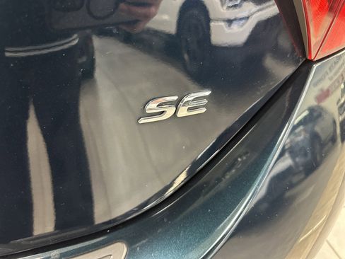 Used 2017 Toyota Corolla L image 8