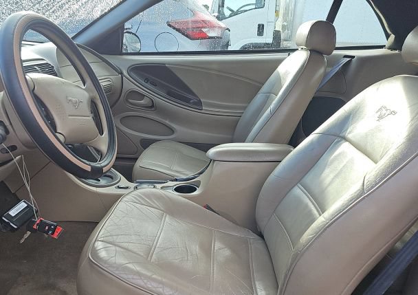 Used 2001 Ford Mustang Premium RWD image 10