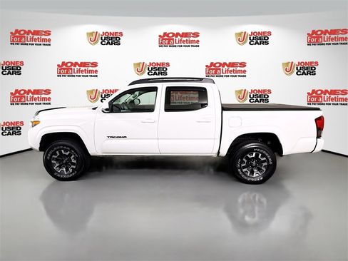 Certified 2022 Toyota Tacoma SR image 13