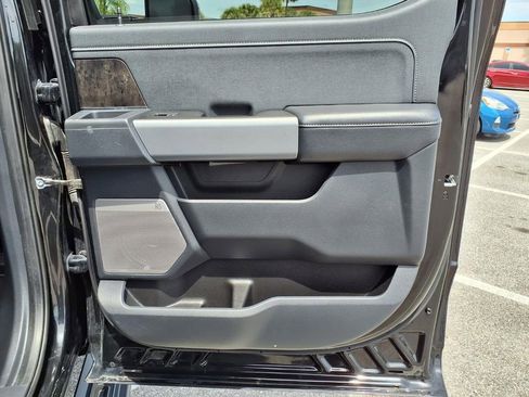 Used 2024 Ford F250 Lariat w/ Black Appearance Package image 16