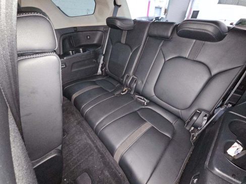 Used 2025 Honda Pilot Touring image 12