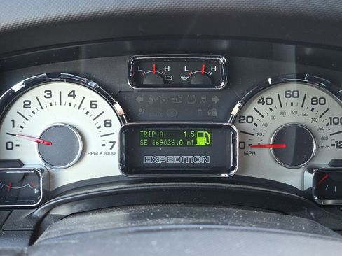 Used 2013 Ford Expedition EL Limited image 24