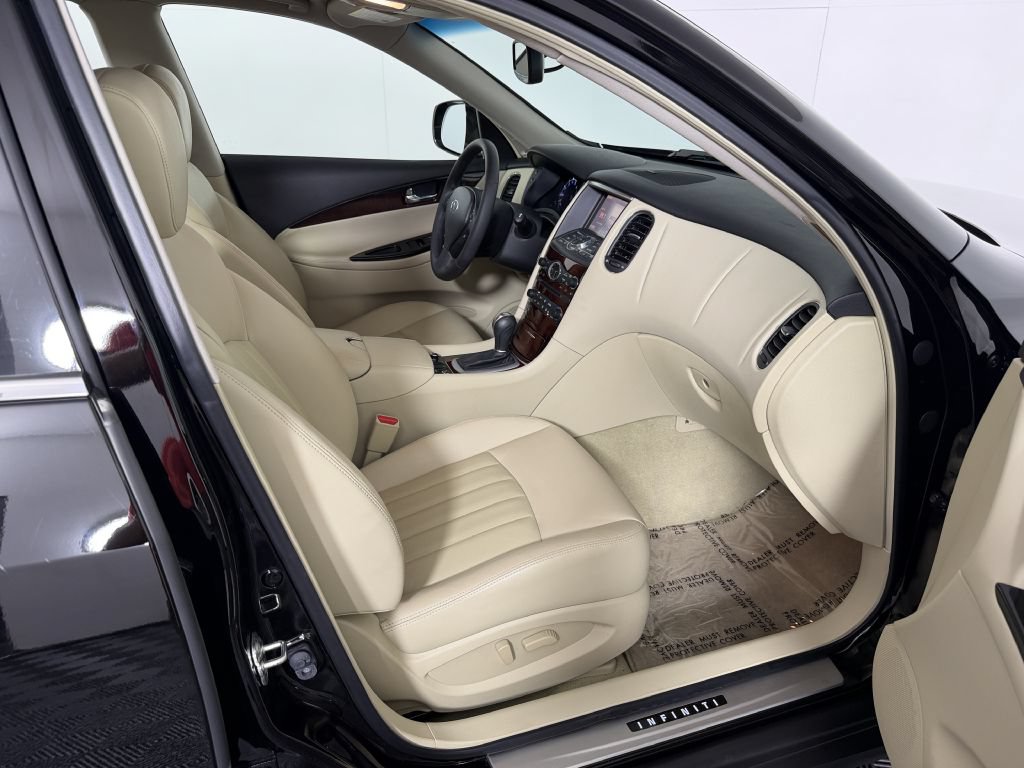Used 2017 INFINITI QX50 AWD w/ Premium Package image 21